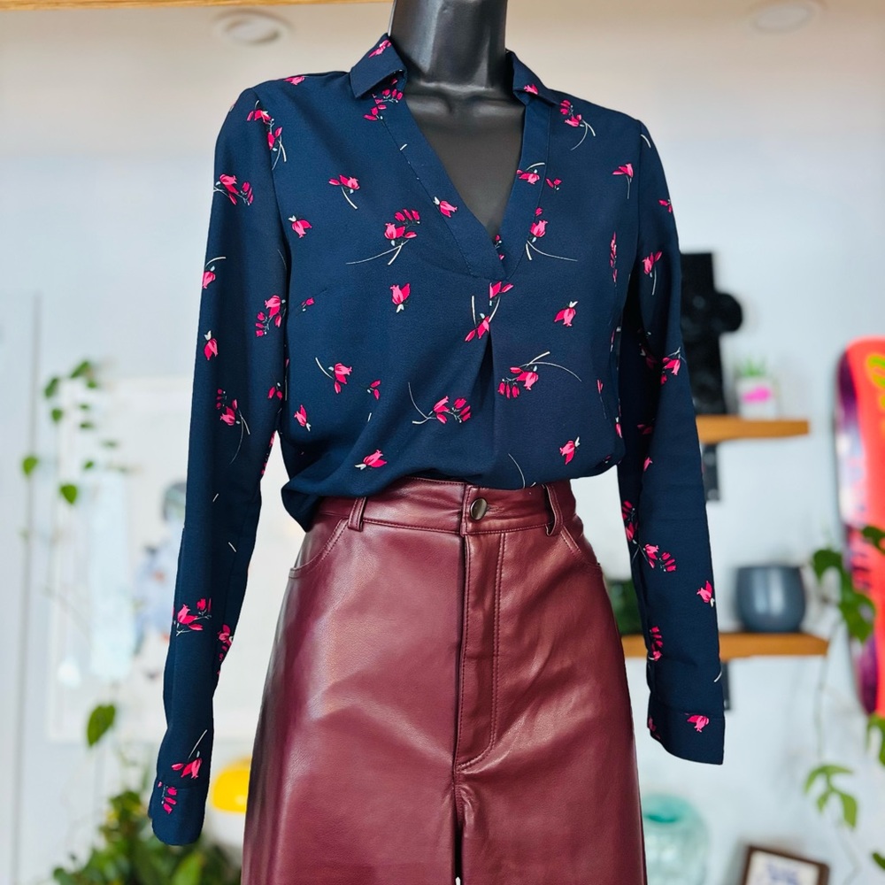 Dynamite-Navy Floral Women's Blouse